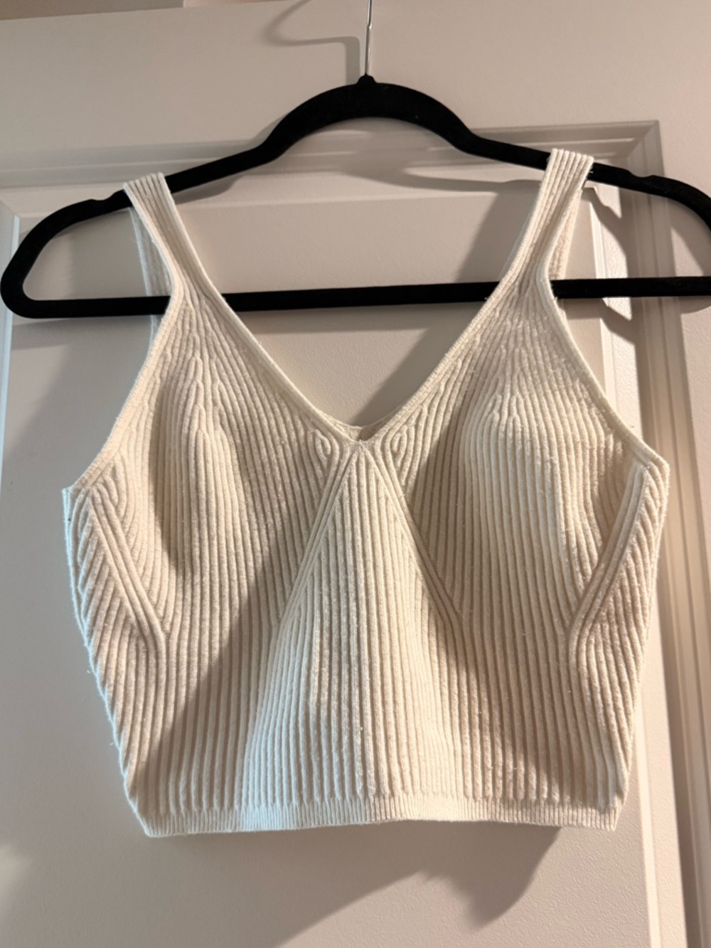 Lululemon V-Neck Cropped Tank Top - Cream